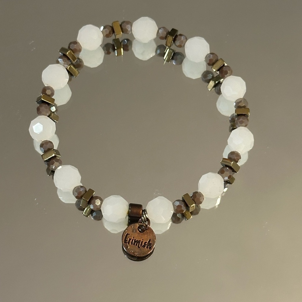 Erimish. White and Gold Beaded Bracelet - Picture 2 of 6